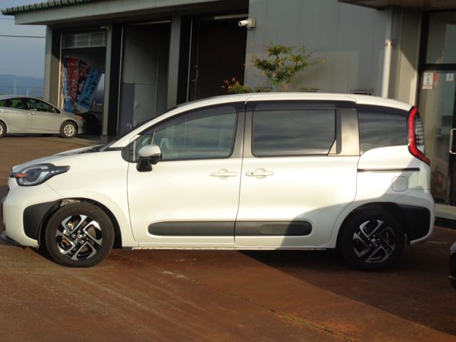 SIENTA HYBRID