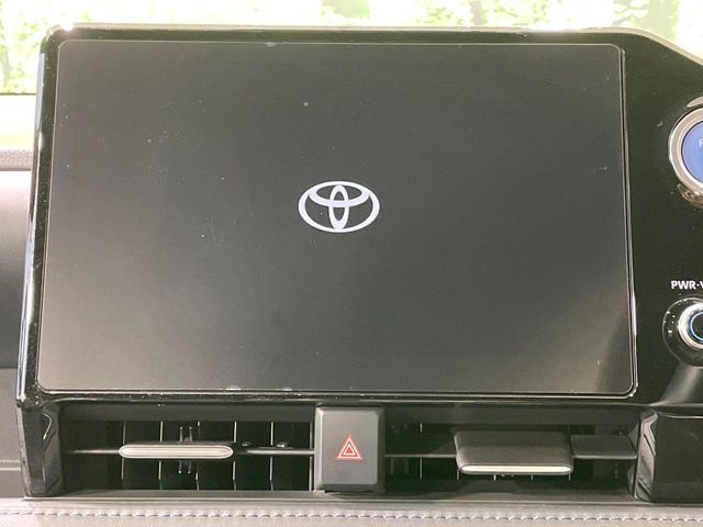VOXY HYBRID