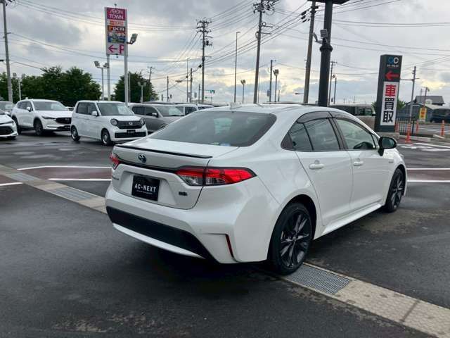 COROLLA sedan HYBRID