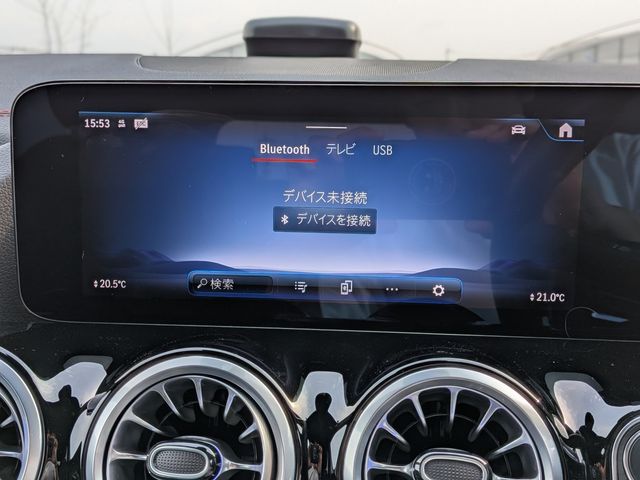 MERCEDES BENZ EQA