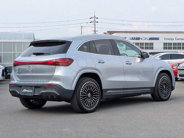 MERCEDES BENZ EQA