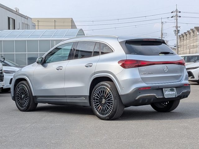 MERCEDES BENZ EQA
