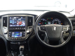 CROWN sedan hybrid