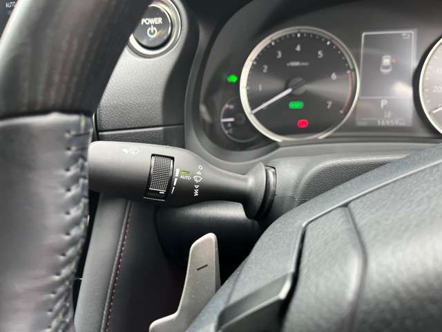 LEXUS IS300h