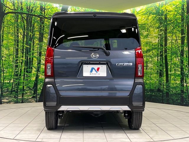 TANTO FAN CROSS 4WD