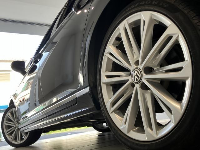 VOLKSWAGEN PASSAT sedan