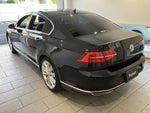 VOLKSWAGEN PASSAT sedan