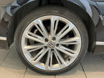 VOLKSWAGEN PASSAT sedan