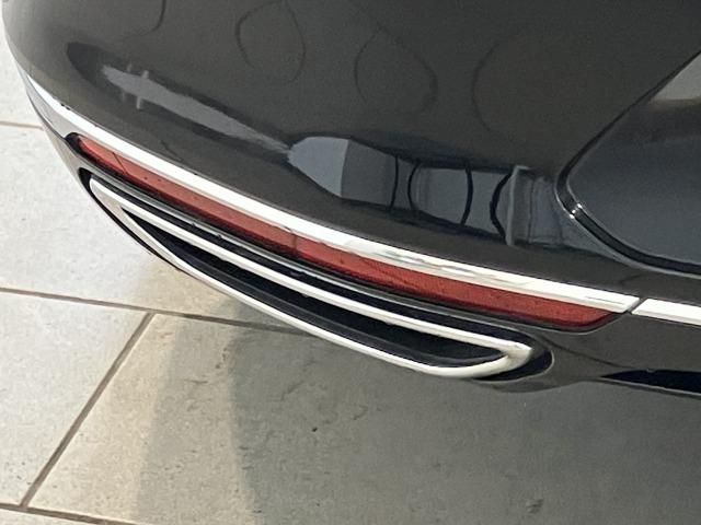 VOLKSWAGEN PASSAT sedan