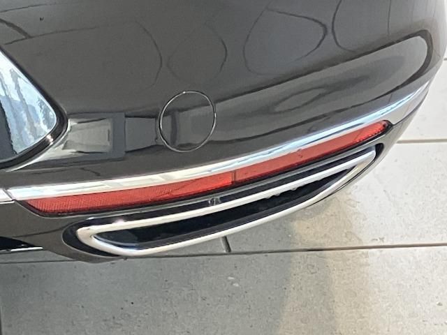 VOLKSWAGEN PASSAT sedan