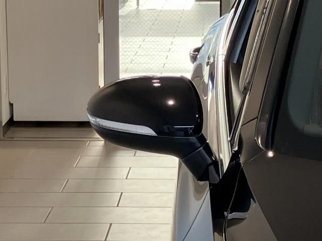 VOLKSWAGEN PASSAT sedan