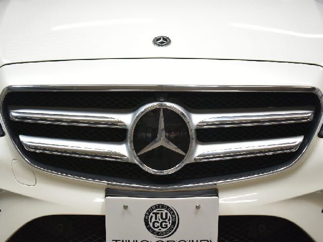 MERCEDES BENZ E class sedan