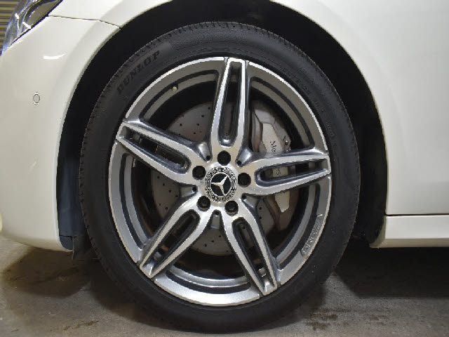 MERCEDES BENZ E class sedan
