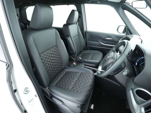 VOXY HYBRID 4WD