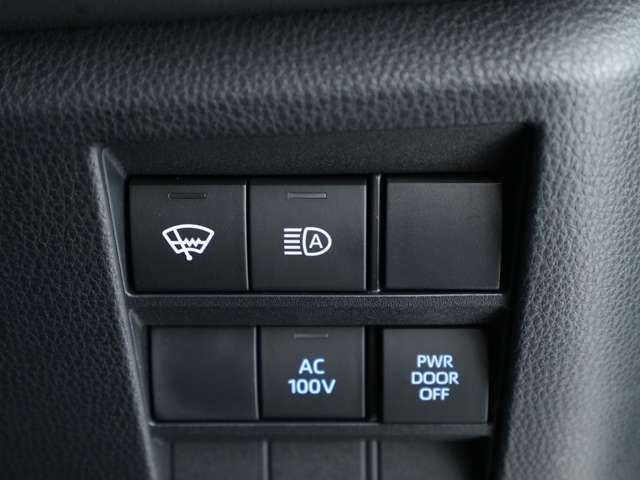 VOXY HYBRID 4WD