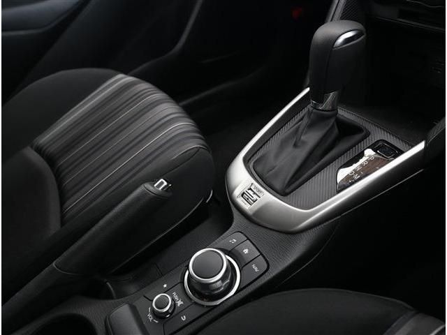 MAZDA2
