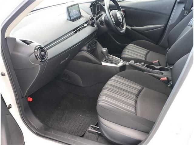 MAZDA2