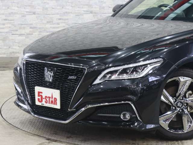 CROWN sedan hybrid