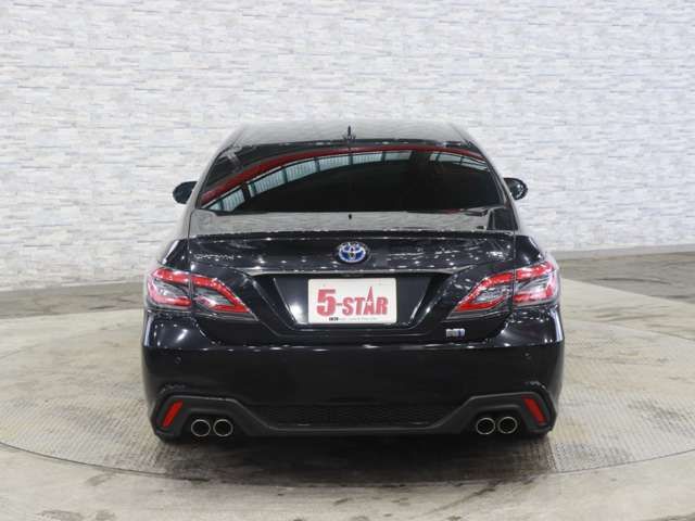 CROWN sedan hybrid