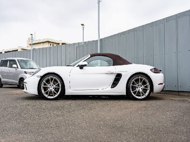 PORSCHE 718BOXSTER