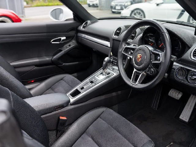 PORSCHE 718BOXSTER