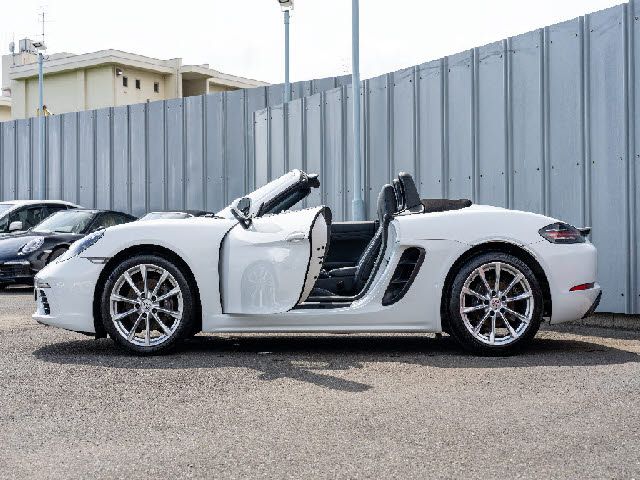 PORSCHE 718BOXSTER