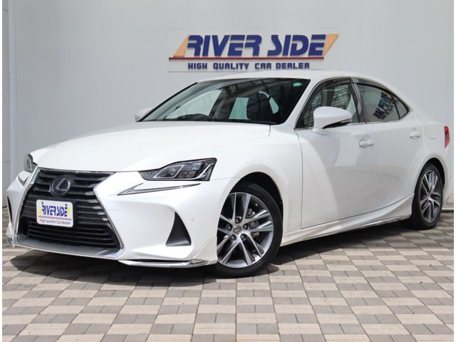 LEXUS IS300h