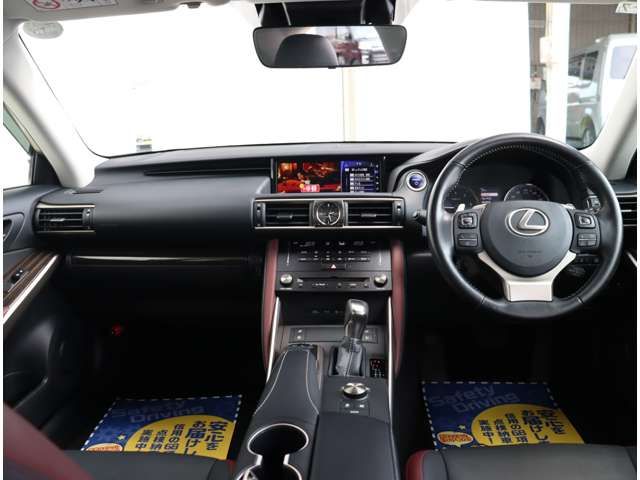 LEXUS IS300h