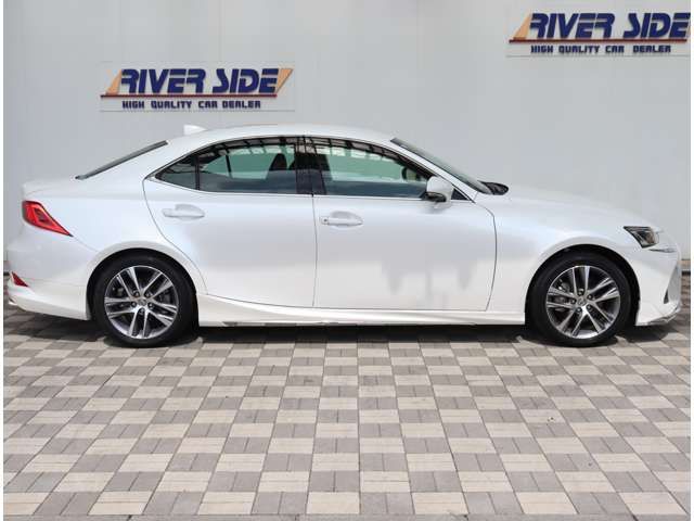 LEXUS IS300h