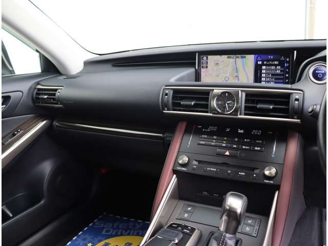 LEXUS IS300h