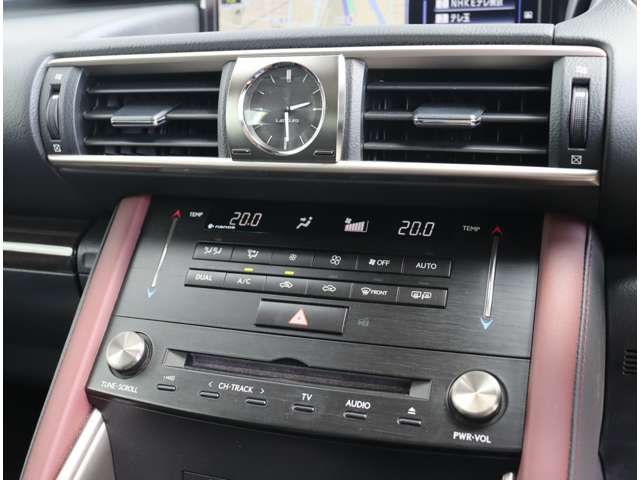 LEXUS IS300h