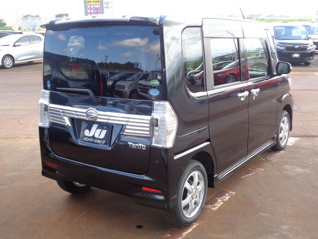 TANTO CUSTOM 4WD