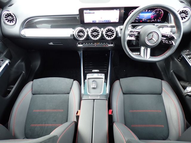 MERCEDES BENZ GLB