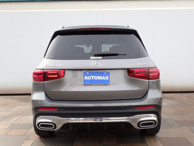 MERCEDES BENZ GLB