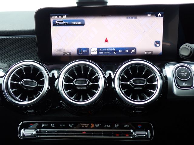 MERCEDES BENZ GLB