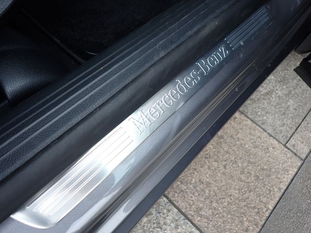 MERCEDES BENZ GLB