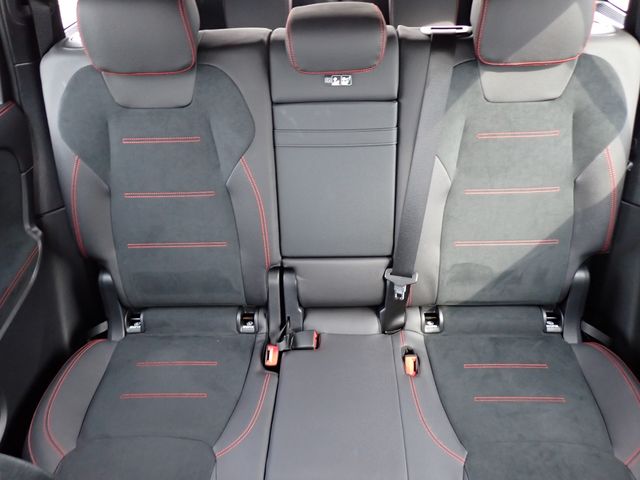 MERCEDES BENZ GLB