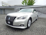 CROWN sedan hybrid