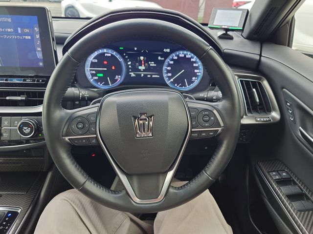 CROWN sedan hybrid