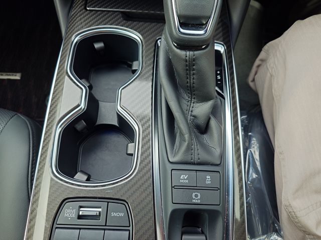 CROWN sedan hybrid