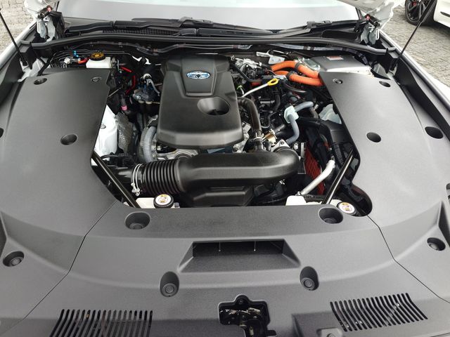 CROWN sedan hybrid