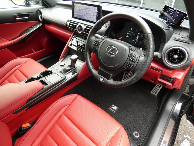 LEXUS IS300