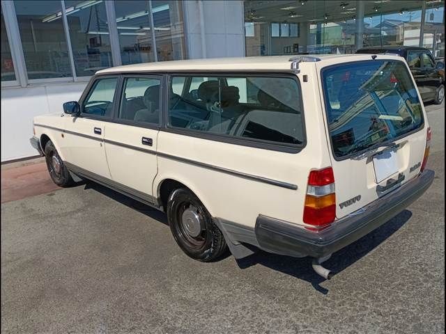 VOLVO 240 ESTATE