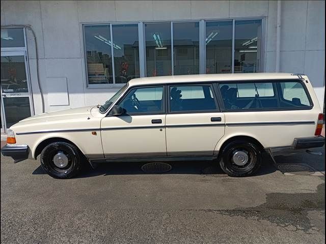 VOLVO 240 ESTATE