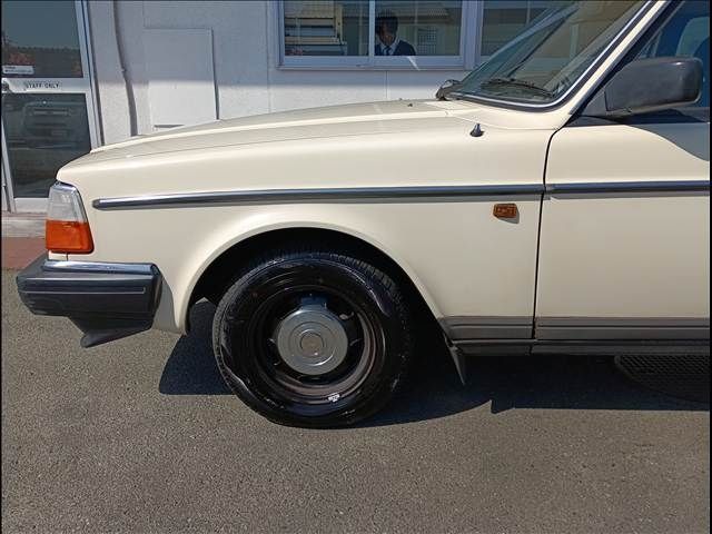 VOLVO 240 ESTATE