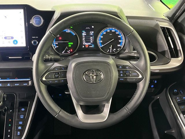 VOXY HYBRID