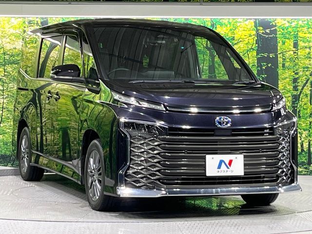 VOXY HYBRID