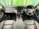 CROWN sedan hybrid