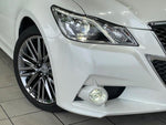CROWN sedan hybrid
