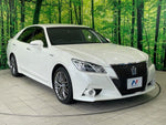 CROWN sedan hybrid